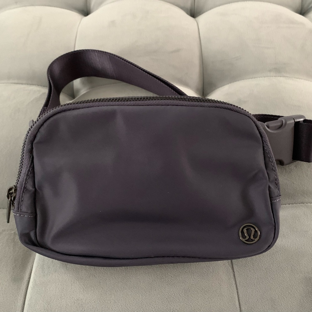Lululemon Everywhere Belt Bag OG Rare Moonwalk Belt Bag - Picture 2 of 12